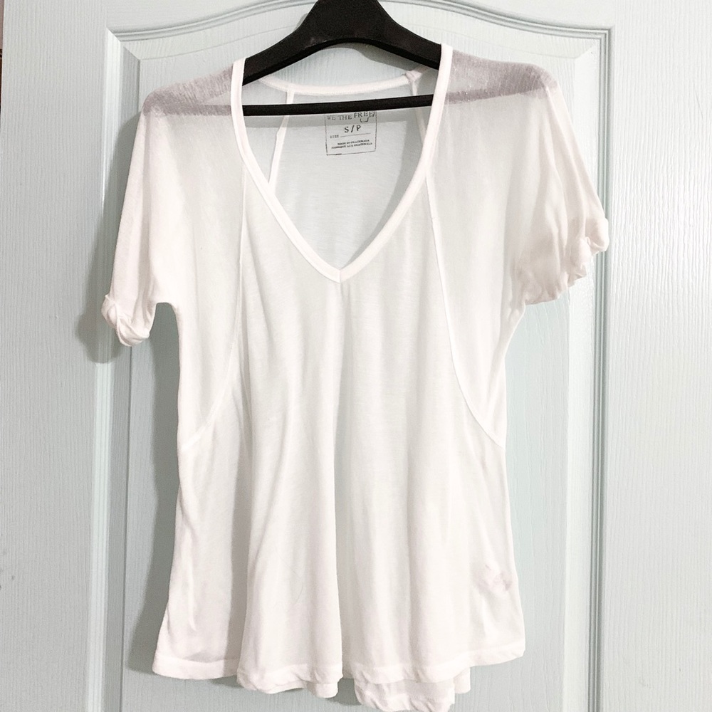 Free People We The Free Deep V white tee. Small
